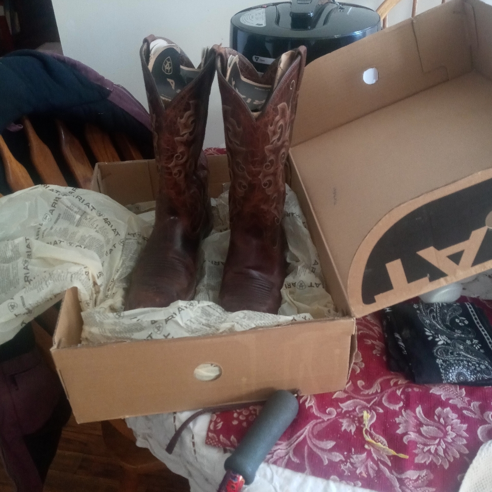 Ariat cowboy boots, brown, leather, 7.5